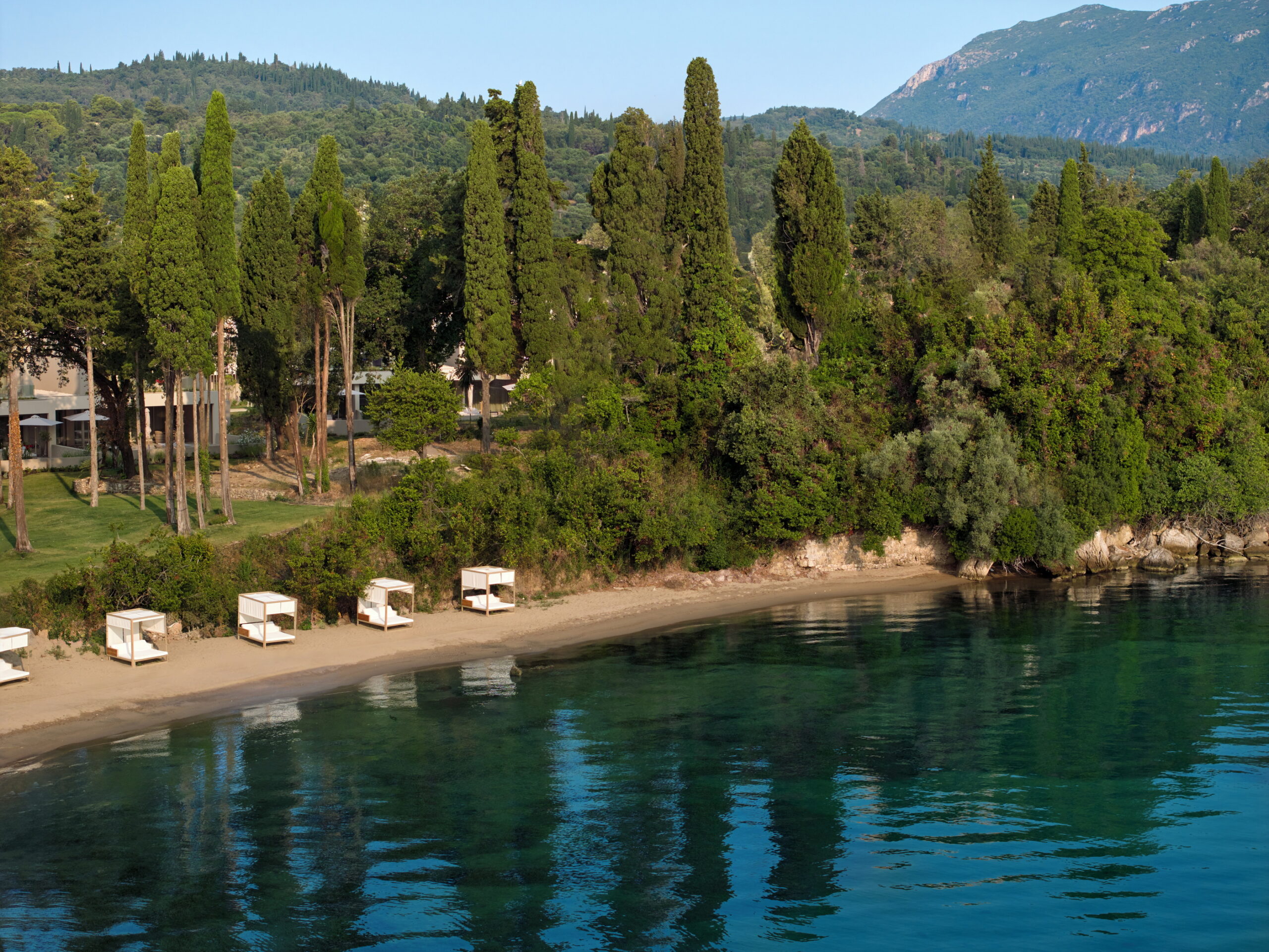 ikos-odisia_beach_overview_3201_vol-3_b_2800x2100