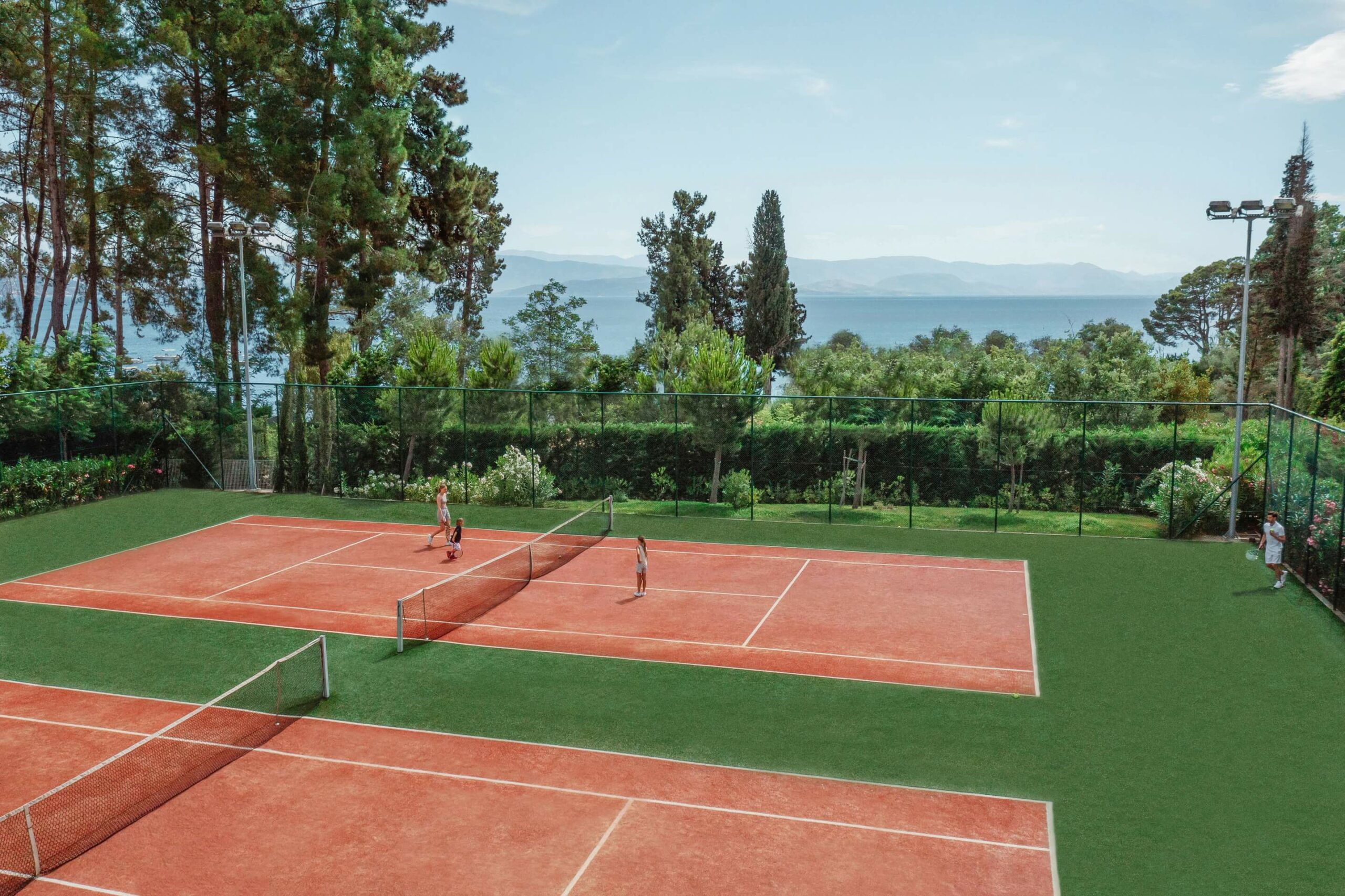 ikos-dassia_tennis-courts_2880x1919-2-1