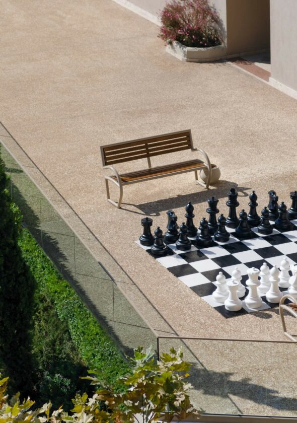 ikos-oceania-_-outdoor-chess-board-_2880x1875-1