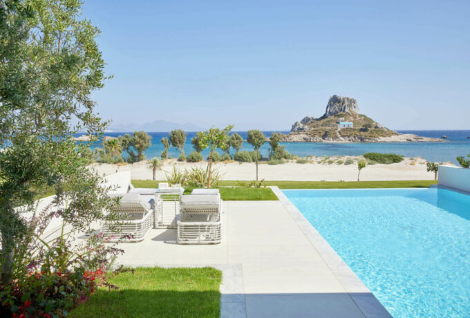 Ikos-Aria-_-Deluxe-One-Bedroom-Bungalow-Suite-with-Private-Pool_2880x1920