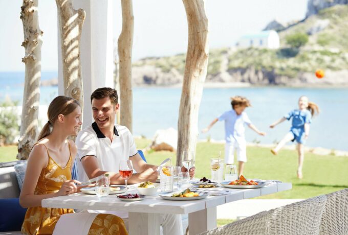 Ikos Aria _ Ouzo Restaurant Family_2880x1920 (1)