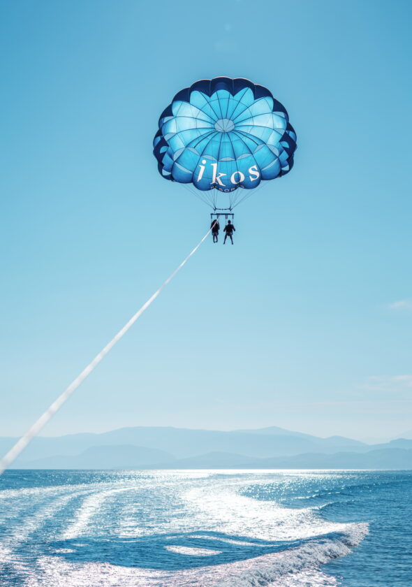 ikos-resorts_parasailing-03_1400x2100