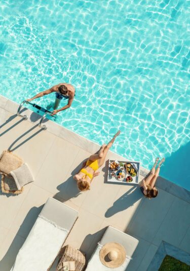 Family breakfast by the pool