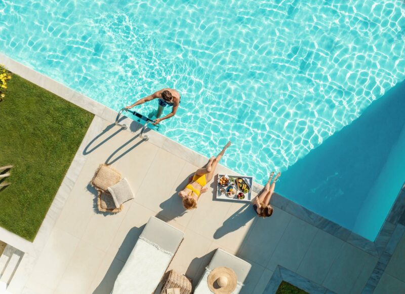 Family breakfast by the pool