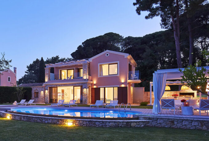 Ιkos Dassia _ Deluxe Three Bedroom Villa with Private Pool Beachfront - Evening_936x624