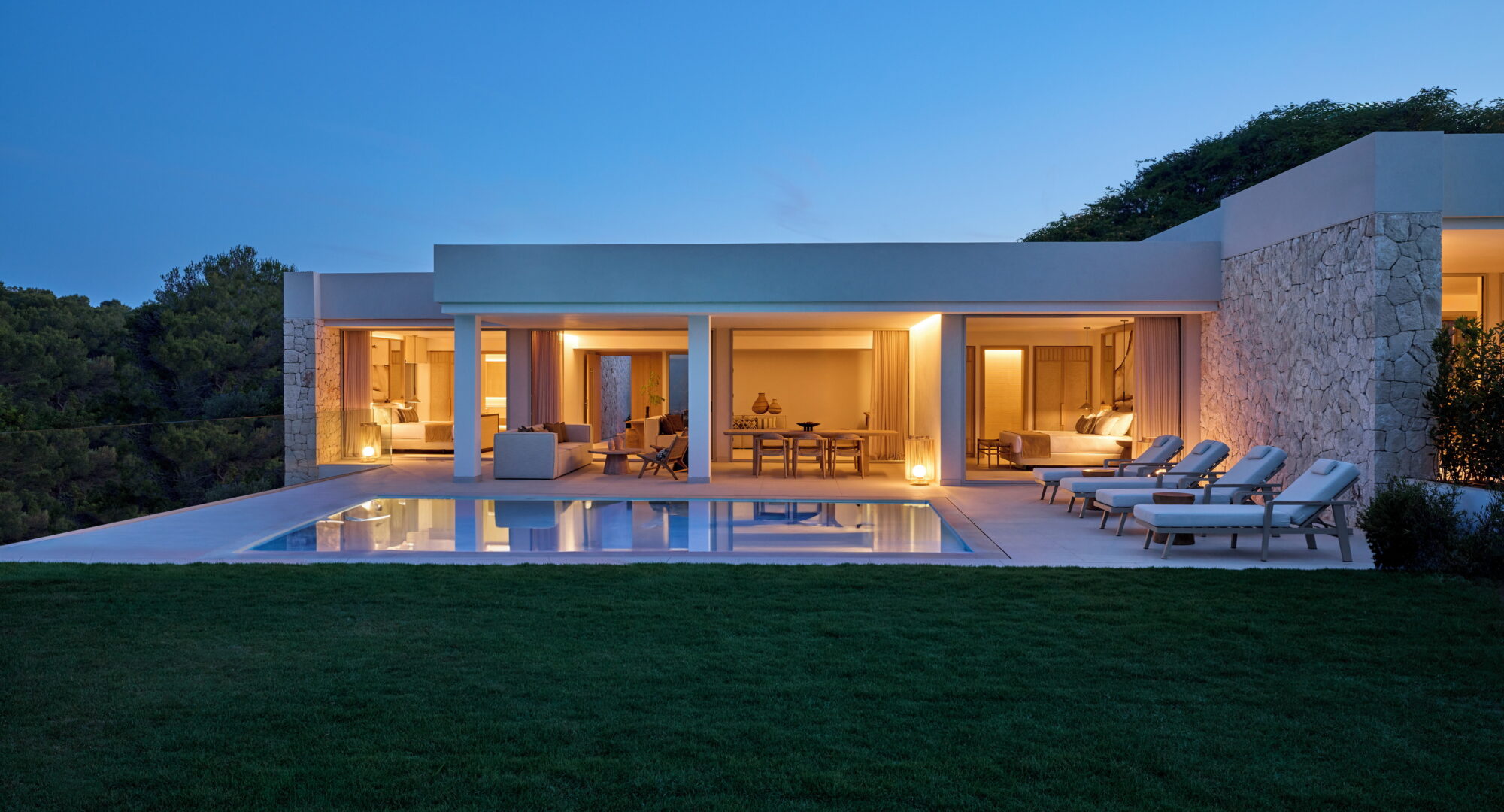 Deluxe Two Bedroom Bungalow Suite Private Pool Exterior View _1154_Vol.3_2880x1920 (1)