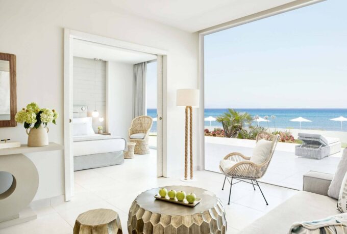Ikos-Aria-_-One-Bedroom-Suite-with-Private-Garden_2880x192031-1.jpg
