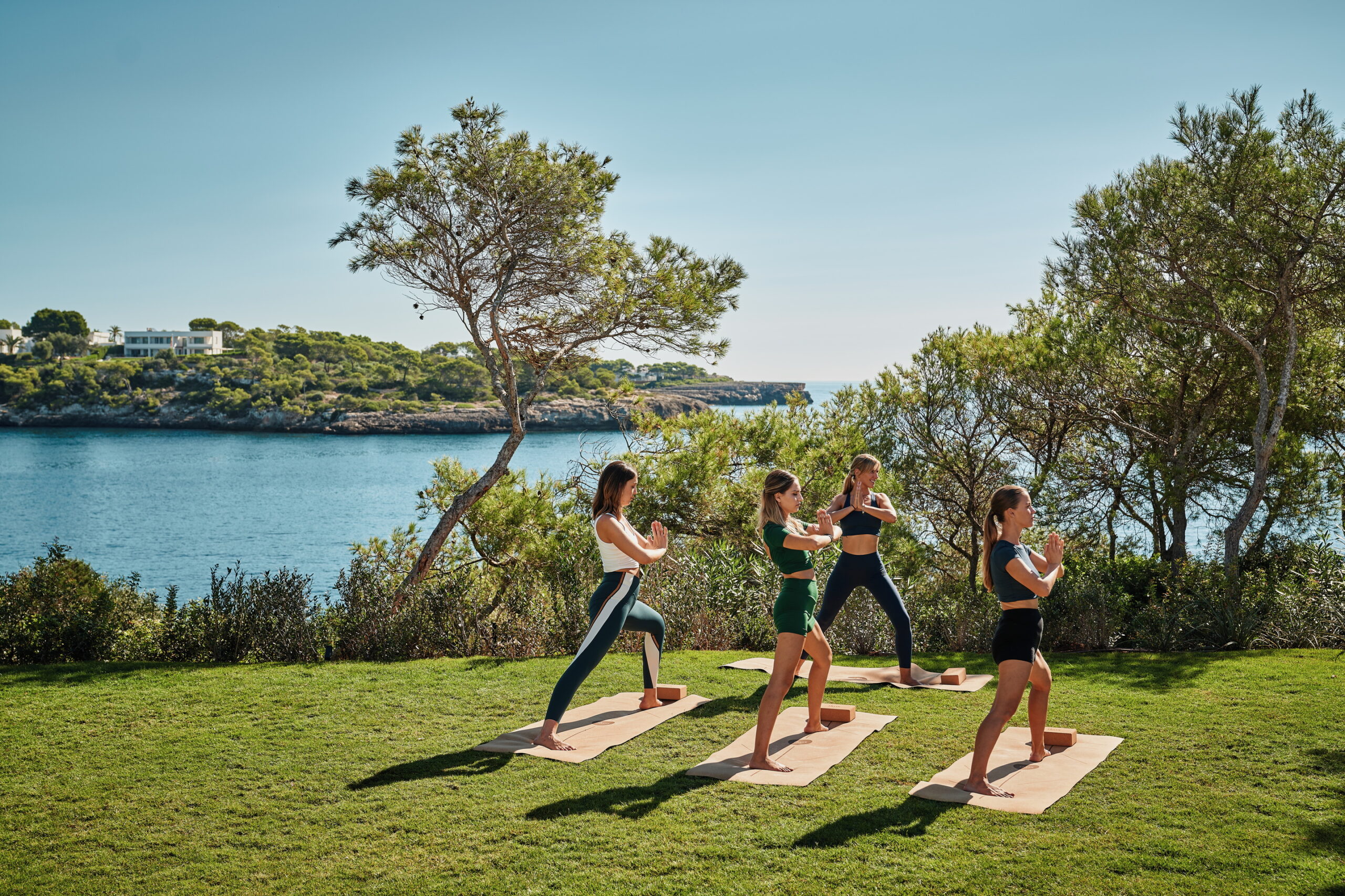 Ikos Resorts _ Yoga Outdoor SessionIKOS_Porto_Petro_Magic_Yoga-5661_2880x1920 (1)