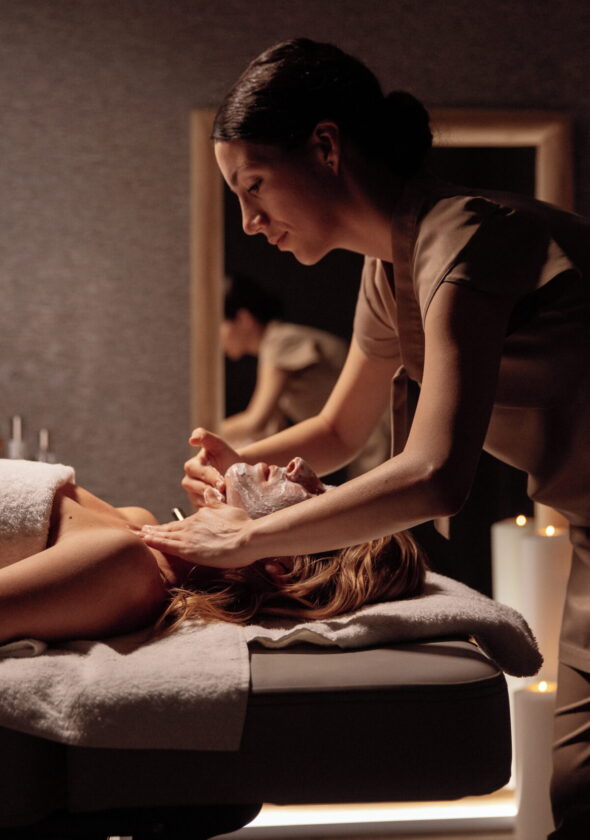 Ikos-Resorts_Spa-Treatment-02_2880x1919-scaled.jpg
