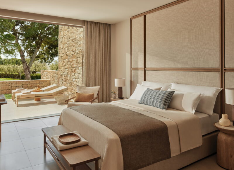 Deluxe One Bedroom Bungalow Suite with Private Garden